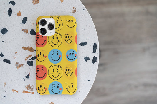 Smiley Face Tough Phone Case: Retro Emotion Design